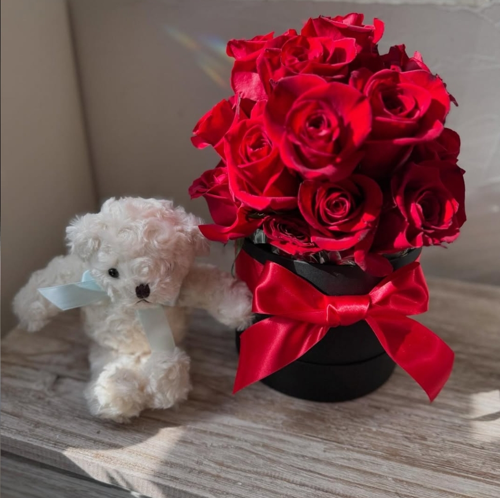 赤ピンク｜フローリスト銀座のご案内｜KAORUKO Florist Ginza 